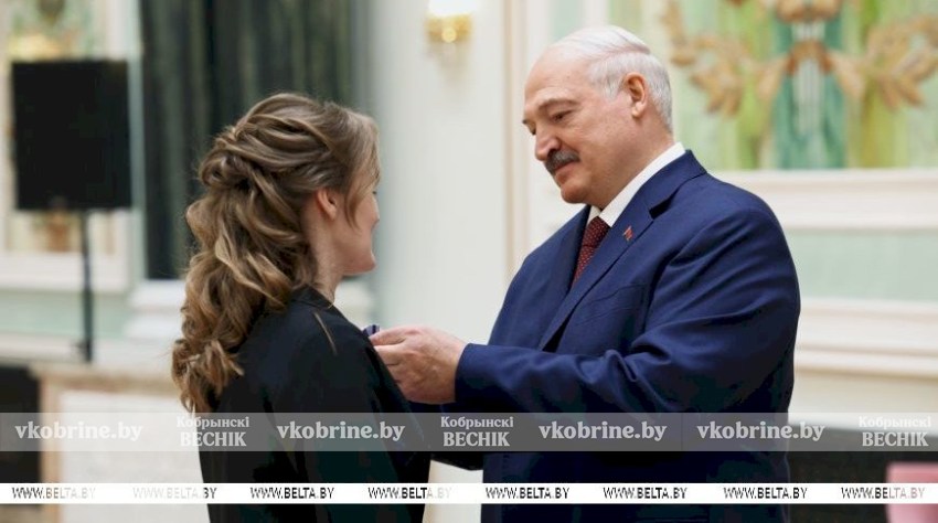 Обещание женщинам, кадровый день, партнер из Арктики и бургер №1. Итоги недели Президента