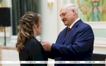 Обещание женщинам, кадровый день, партнер из Арктики и бургер №1. Итоги недели Президента