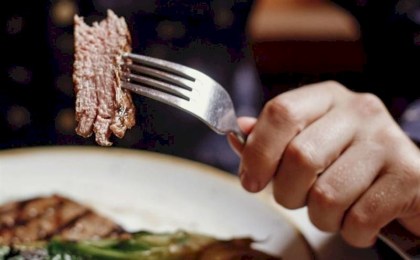 Трагический ужин: в Кобрине мужчина погиб, подавившись куском мяса