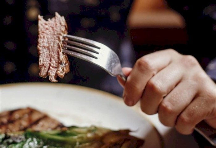 Трагический ужин: в Кобрине мужчина погиб, подавившись куском мяса