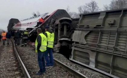 Внезапная авария: под Ульяновском сошёл с рельсов пассажирский поезд