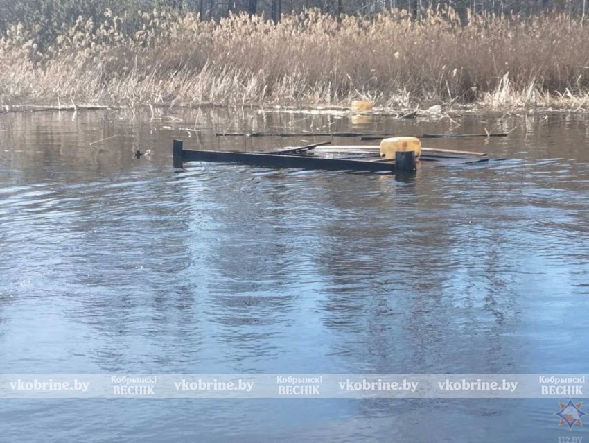 Работники МЧС спасли мужчину на водохранилище в Кобринском районе