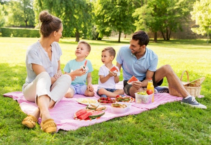 Идеальный пикник: 9 лайфхаков, которые спасут ваш отдых 
