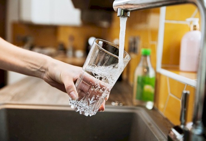 Врач объяснила, почему пить слишком много воды вредно