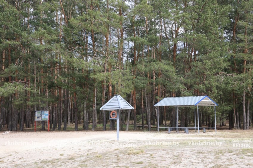 Купальный сезон в Кобринском районе: пляж на Верхолесском озере готов к приему гостей