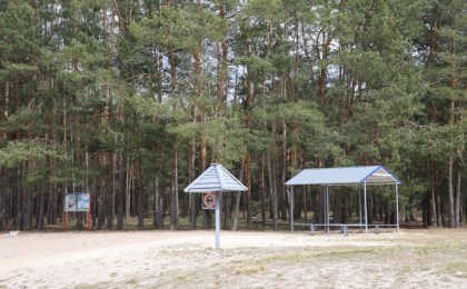 Купальный сезон в Кобринском районе: пляж на Верхолесском озере готов к приему гостей