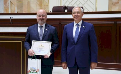 Высокое признание: наш коллега Дмитрий Белов отмечен Дипломом Палаты представителей