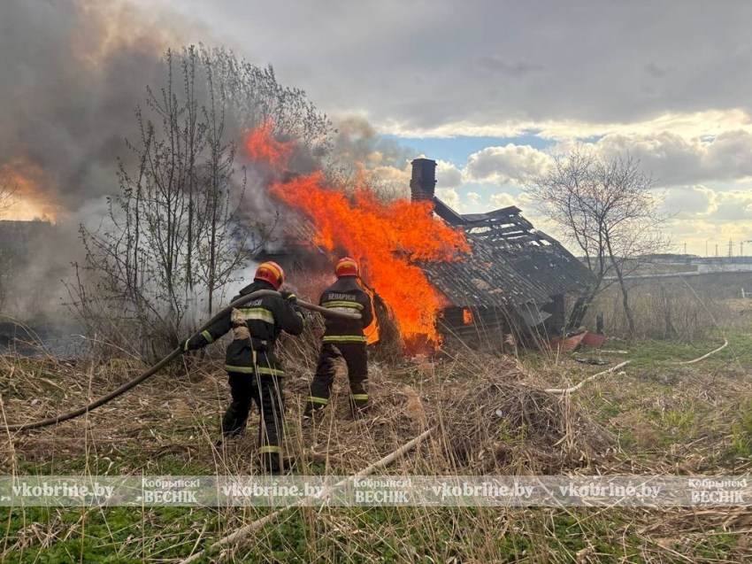Пожар в сарае - угроза дому: Кобринский РОЧС напоминает о правилах пожарной безопасности