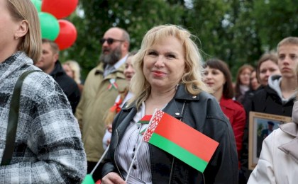 Победный аккорд единства: акция «Споем «День Победы» вместе» отозвалась в сердце каждого кобринчанина
