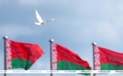 Лукашэнка: абраная народам трыяда дзяржаўных сімвалаў стала неад'емнай часткай нашай паўсядзённасці 