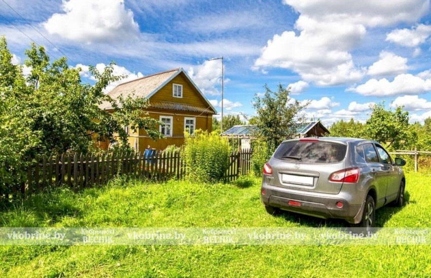 Чужая машина под вашими окнами: имеете ли вы право на землю у забора?
