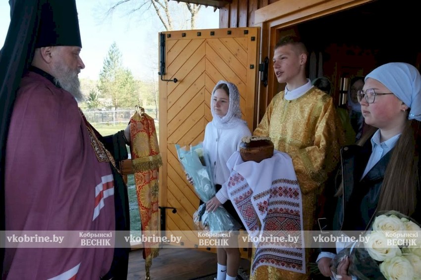 Воскрешение святыни: архиепископ Брестский и Кобринский Иоанн освятил восстановленный храм в Леликово