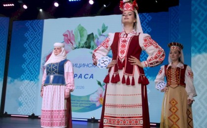Ангелы в халатах, королевы на сцене: в Кобрине выбирали «Медицинскую красу»