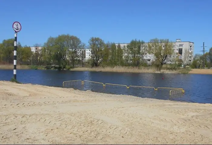 Отдых с умом: что запрещено делать на водоемах и где в Кобрине купаться безопасно, напомнили в РОВД