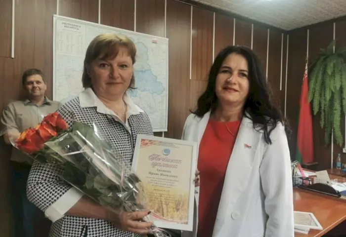 Праздничный визит: Елена Злотник поздравила коллектив и руководство Грушевского РМЗ