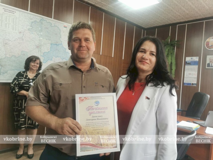 Праздничный визит: Елена Злотник поздравила коллектив и руководство Грушевского РМЗ