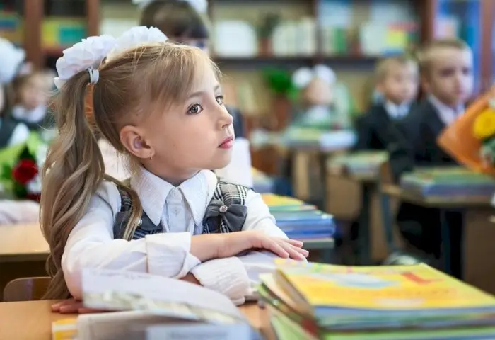 Школы Беларуси начали принимать документы в первые классы – кто имеет преимущество при зачислении