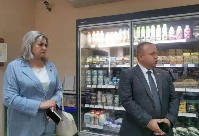 Рабочий маршрут парламентария: Александр Пищ проверил социальные объекты Кобринского района