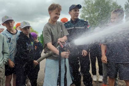 Безопасность на «отлично»: как кобринские спасатели прокачали каникулы в «Жемчужинке»