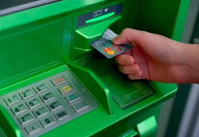 Беларусбанк повышает тарифы с 1 июля: переводы, карты и SMS подорожают