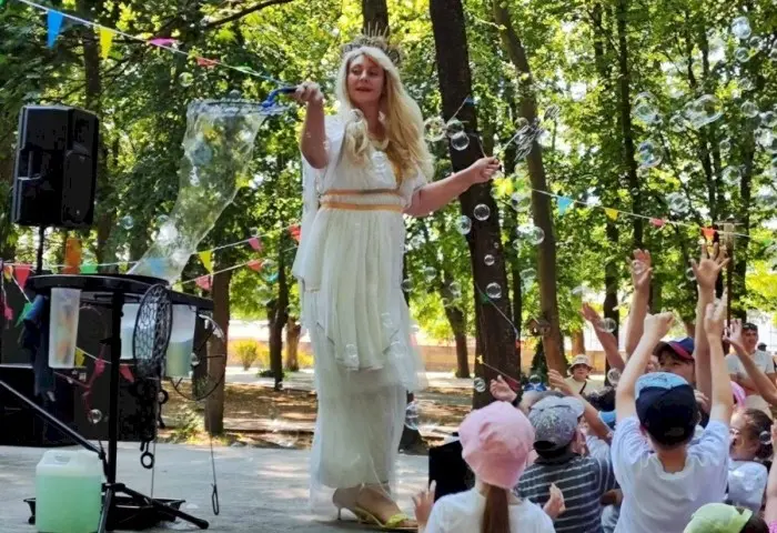 Мыльное шоу, мощные байки и море музыки: молодежный праздник в Кобрине удался на славу! ФОТОРЕПОРТАЖ