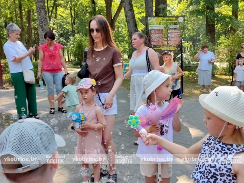 Мыльное шоу, мощные байки и море музыки: молодежный праздник в Кобрине удался на славу! ФОТОРЕПОРТАЖ
