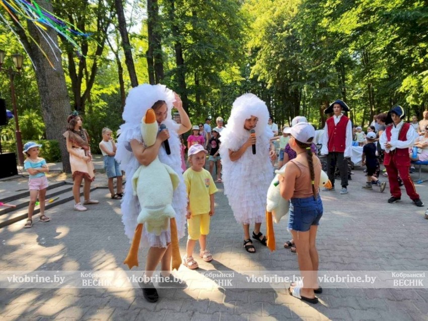 Мыльное шоу, мощные байки и море музыки: молодежный праздник в Кобрине удался на славу! ФОТОРЕПОРТАЖ