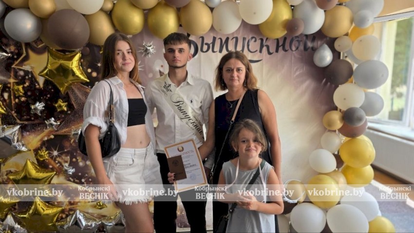 Ловим лучшие моменты с выпускного в колледже сферы услуг (ФОТОРЕПОРТАЖ)