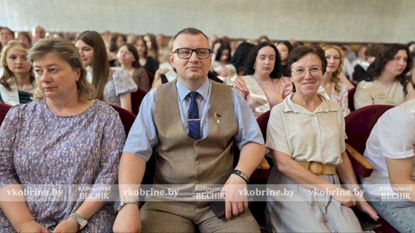 Ловим лучшие моменты с выпускного в колледже сферы услуг (ФОТОРЕПОРТАЖ)