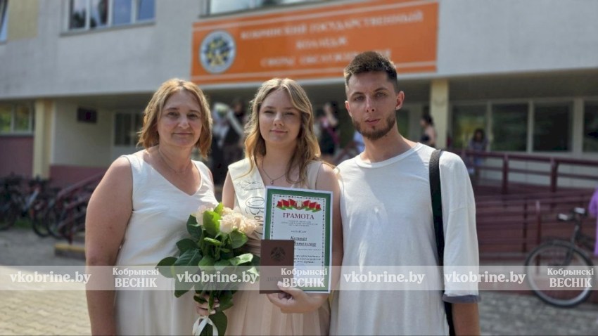 Ловим лучшие моменты с выпускного в колледже сферы услуг (ФОТОРЕПОРТАЖ)