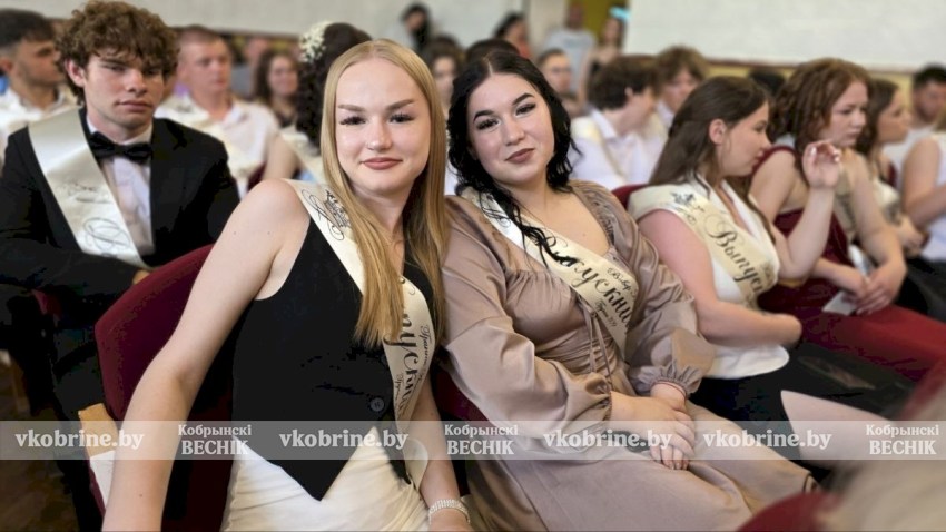 Ловим лучшие моменты с выпускного в колледже сферы услуг (ФОТОРЕПОРТАЖ)