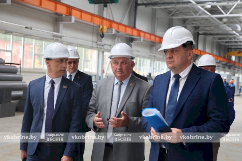 Курс на модернизацию: в ходе рабочего визита Петр Пархомчик оценил промышленный потенциал Кобринского района