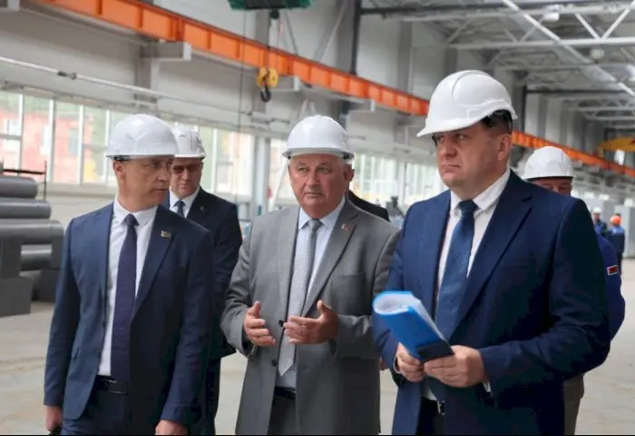 Курс на модернизацию: в ходе рабочего визита Петр Пархомчик оценил промышленный потенциал Кобринского района