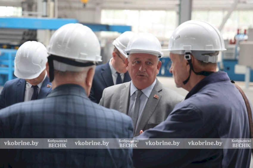 Курс на модернизацию: в ходе рабочего визита Петр Пархомчик оценил промышленный потенциал Кобринского района