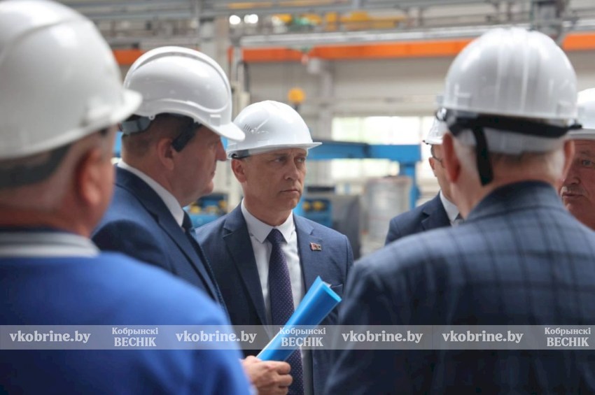 Курс на модернизацию: в ходе рабочего визита Петр Пархомчик оценил промышленный потенциал Кобринского района