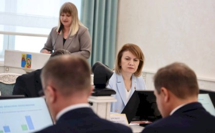 В Кобрине обсудили демографию и защиту детей с участием замминистра Юлии Бердниковой