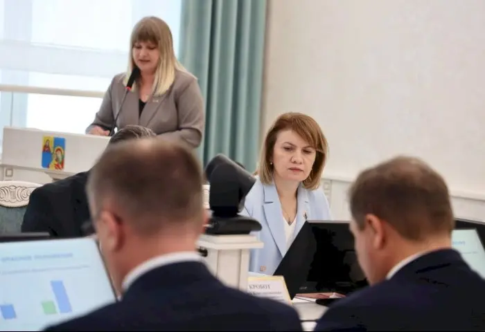 В Кобрине обсудили демографию и защиту детей с участием замминистра Юлии Бердниковой
