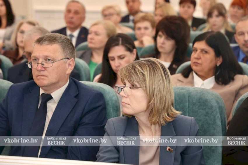 В Кобрине обсудили демографию и защиту детей с участием замминистра Юлии Бердниковой