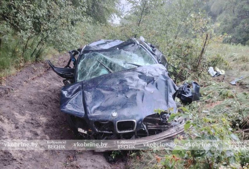 Цена опасной скорости: в ночной аварии под Дивином погиб подросток, еще трое госпитализированы