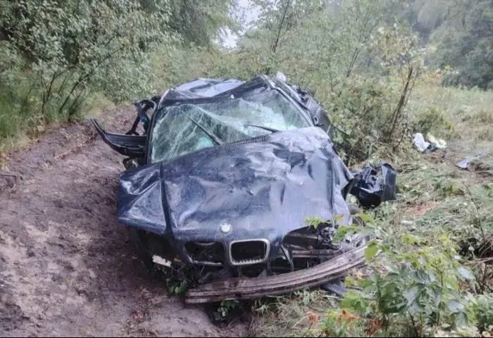 Цена опасной скорости: в ночной аварии под Дивином погиб подросток, еще трое госпитализированы
