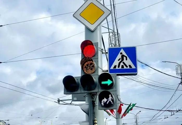 На светофорах в Витебске зацвели васильки 