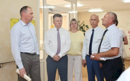 Визит высокого уровня на Кобринщине: Министр труда и соцзащиты Андрей Лобович дал высокую оценку пансионату «Никольский»
