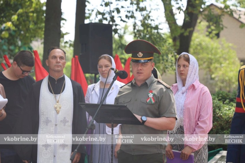 Прерванный полет 41-го: в Кобрине с почестями перезахоронили останки советского летчика
