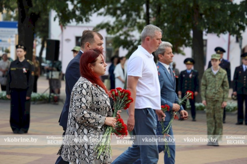 Гордимся и помним: кобринчане почтили подвиг героев-освободителей