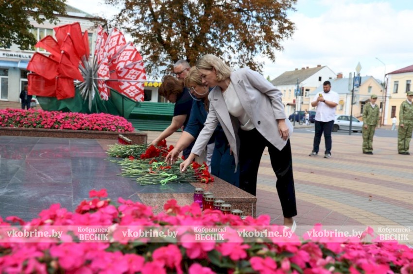 Гордимся и помним: кобринчане почтили подвиг героев-освободителей
