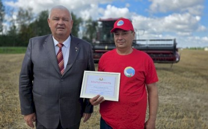 Аграрий с 20‑летним стажем: Владимир Ярмошук вторым в районе намолотил тысячу тонн