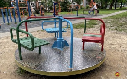 Опасный «лайфхак» из ТикТока отправил восьмилетнего ребенка в больницу с переломом позвоночника