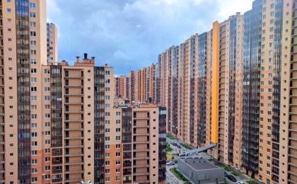 Построили квартиру по льготному кредиту, но площади не хватает: можно ли снова стать на учет?