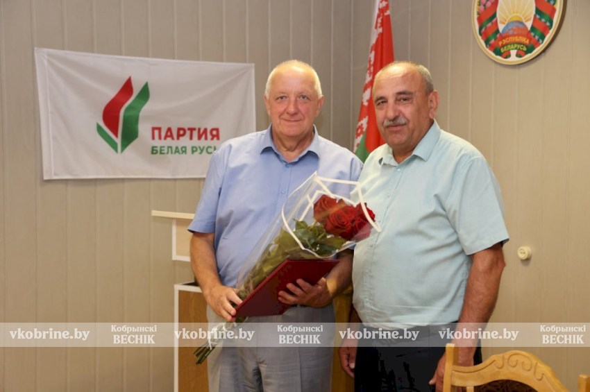 Праздничная планерка и главные герои недели на «Кобринагромаше»