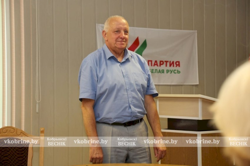 Праздничная планерка и главные герои недели на «Кобринагромаше»
